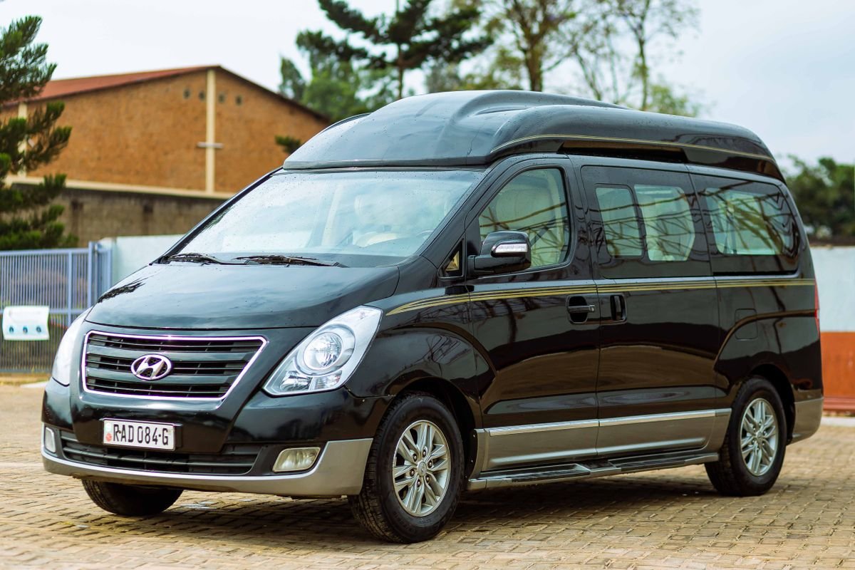 TOYOTA HIACE COMMUTER